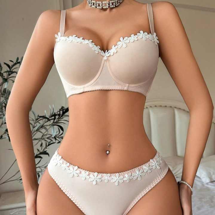 Sajiero Bra Set - Vanilla Lace