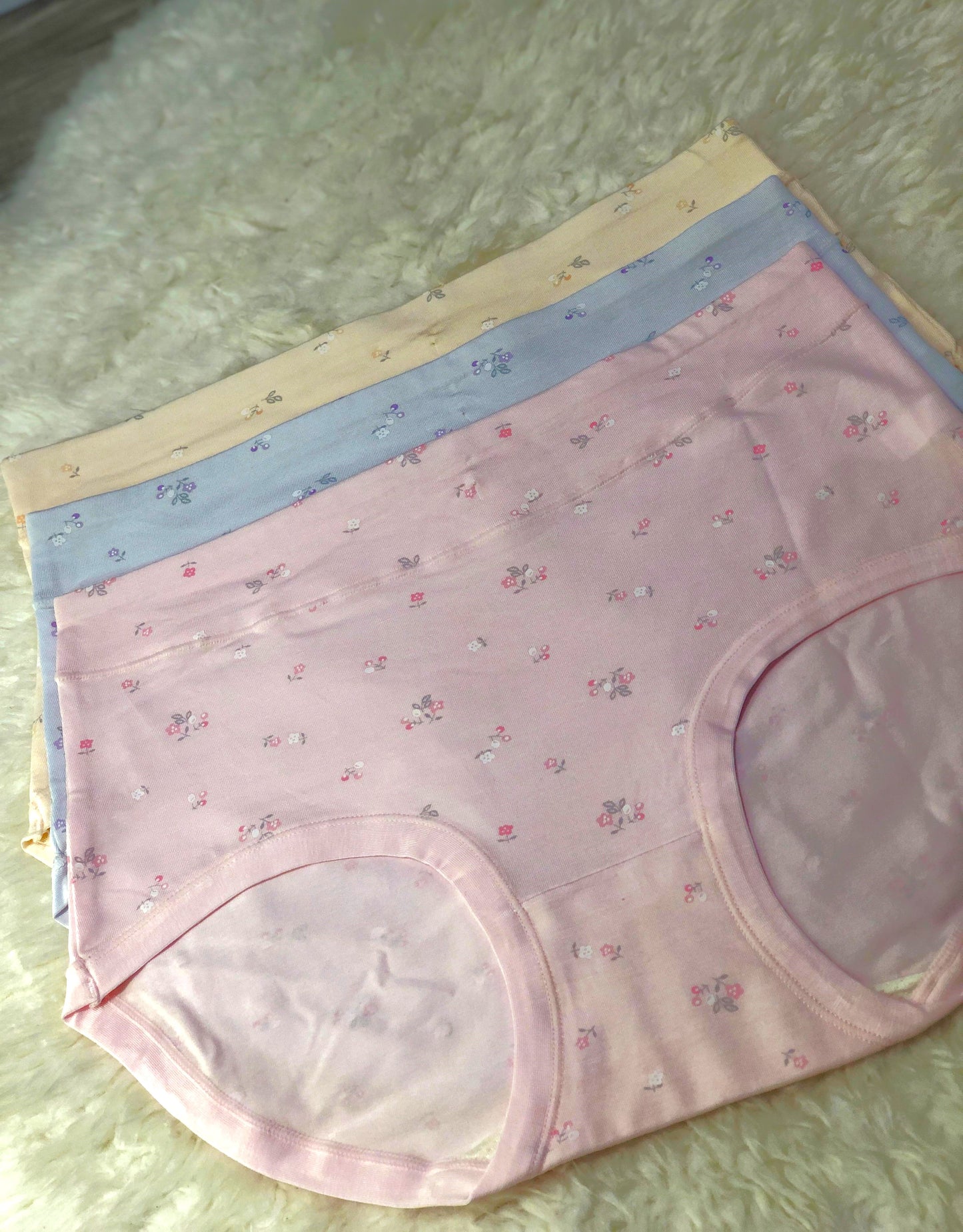 Sajiero KWO Flower Print Soft Cotton Panty best qualiy summer panties for ladies price in Pakistan online